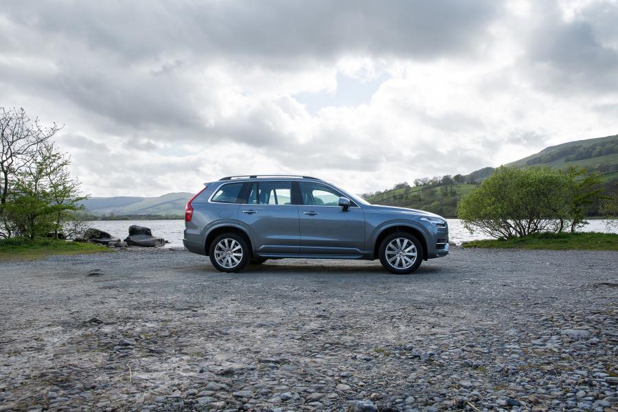  Volvo XC90 D5 Momentum 2015 года  (UK) (фото 6 из 30)